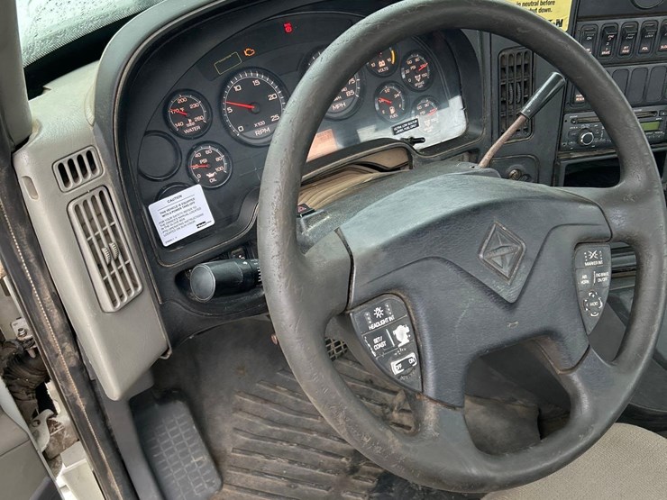 2011-international-prostar-image-39