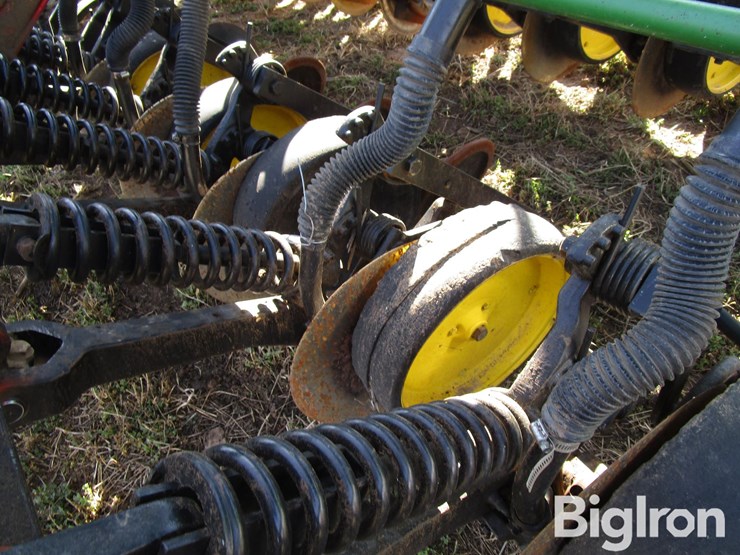 john-deere-750-image-16