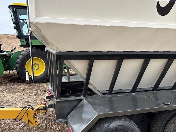 triple-r-500bu-gooseneck-hopper-trailer-image-5