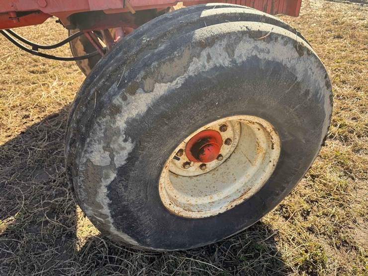 case-2390-tractor-image-9