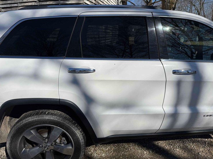 2015-jeep-grand-cherokee-image-15