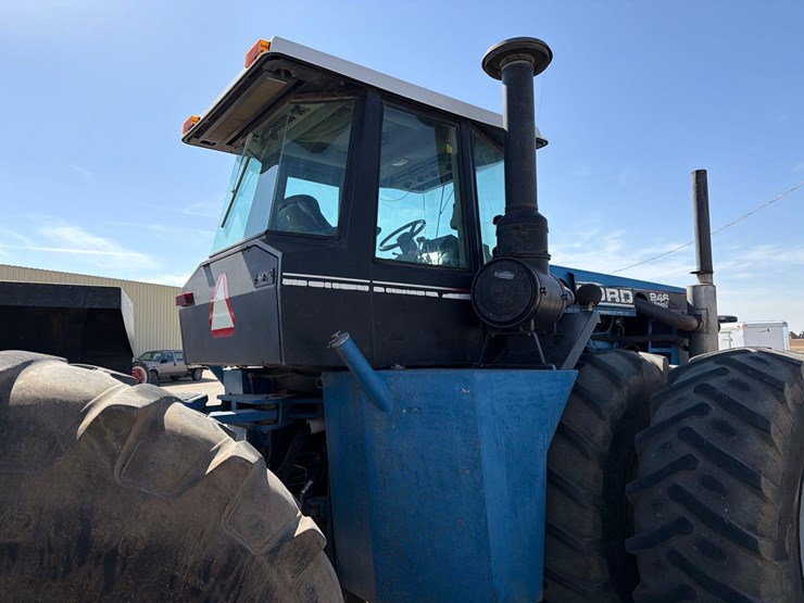 1990-versatile-946-image-33