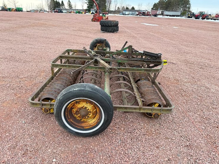 10-john-deere-10-image-3