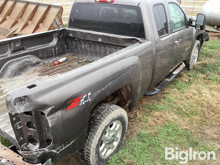 2012-chevrolet-2500-image-5