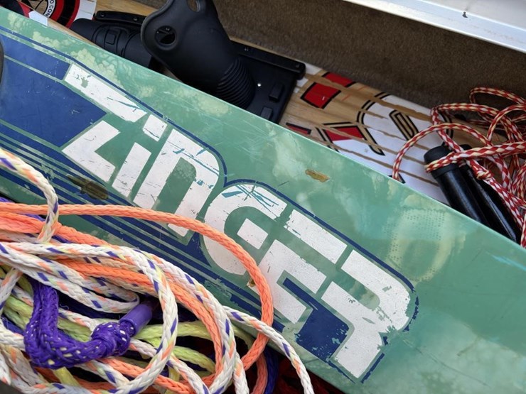 2000-unknown-trailer-image-33