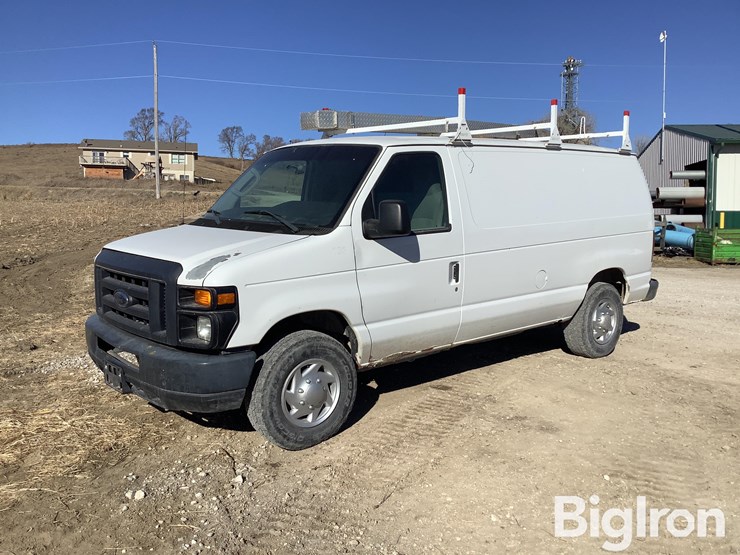 2013-ford-e250-image-1