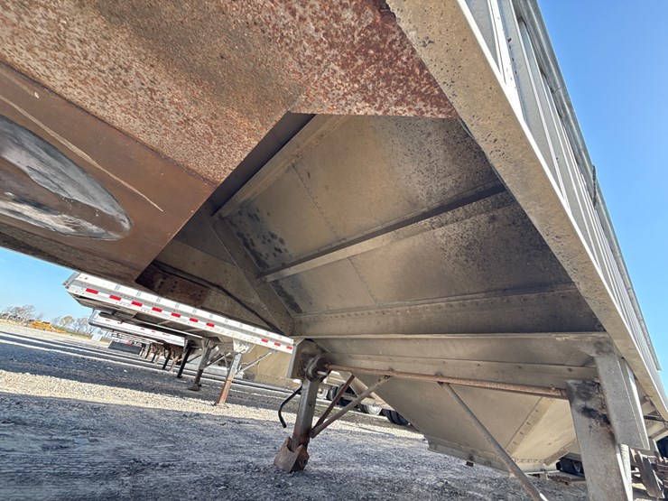 1995-cornhusker-hopper-bottom-image-22