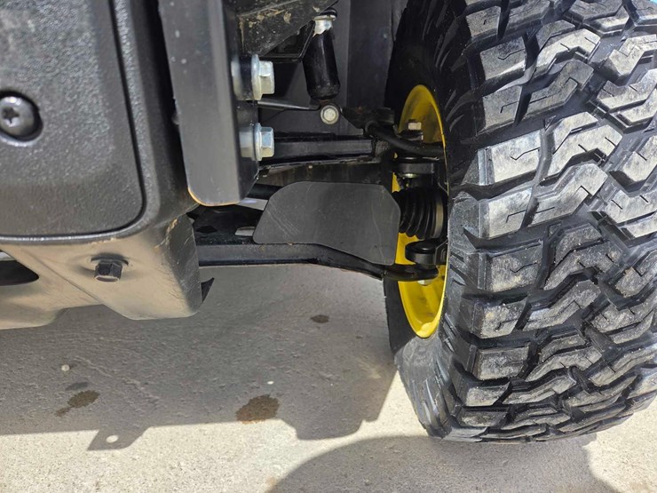 2024-john-deere-gator-image-7