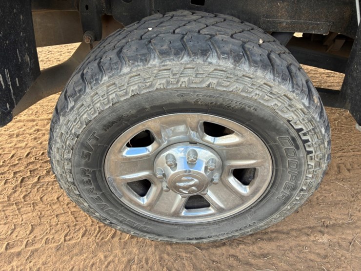 2018-dodge-2500-image-12