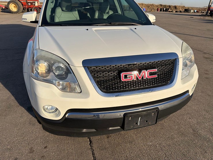 2010-gmc-acadia-slt-image-11