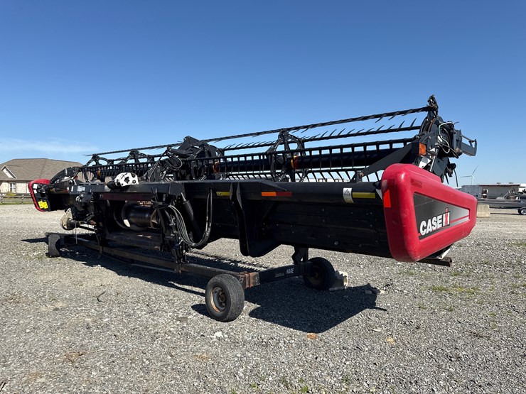 2013-case-ih-2152-image-3