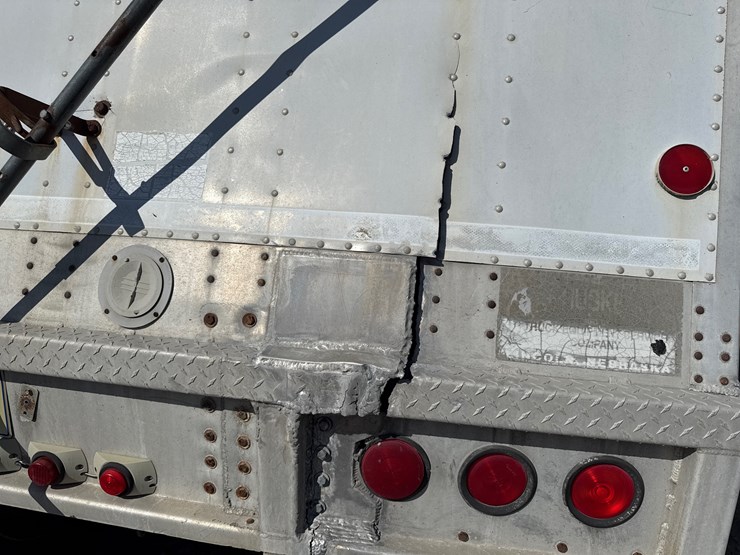 1995-cornhusker-hopper-bottom-image-10