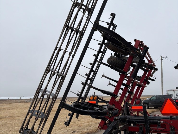 2011-case-ih-200-image-40