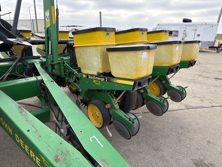 john-deere-7200-image-22