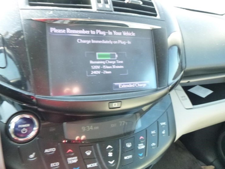 2014-toyota-rav4-image-32