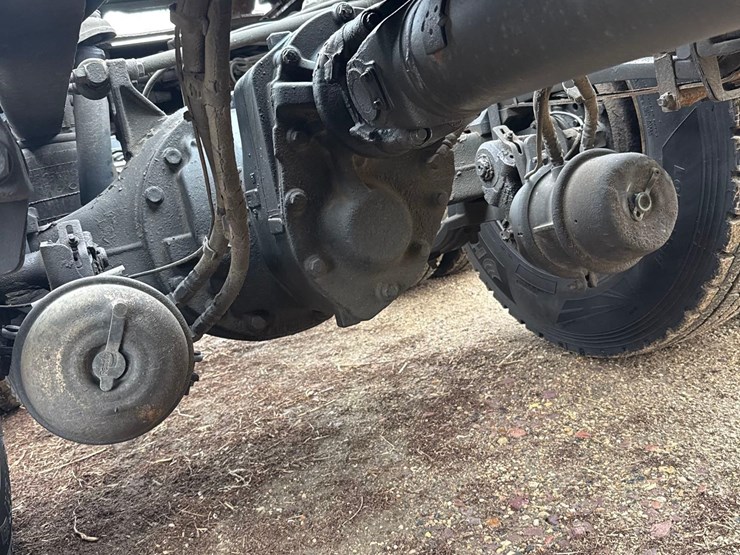 2016-peterbilt-389-image-59