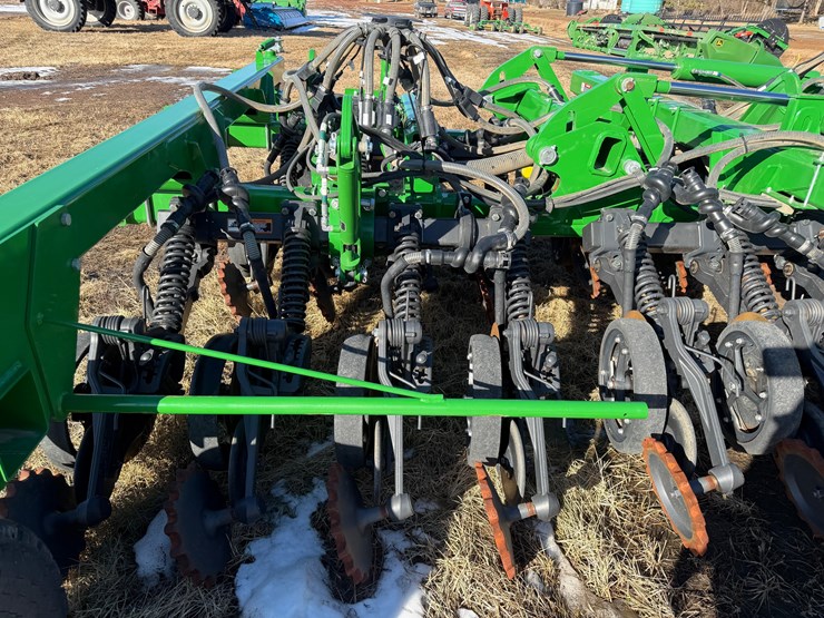 2024-john-deere-n550-image-8