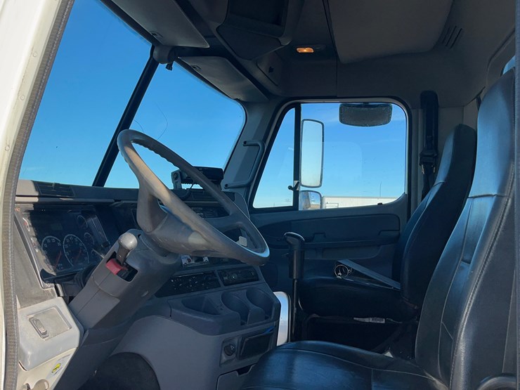 2004-caterpillar-c12-image-80