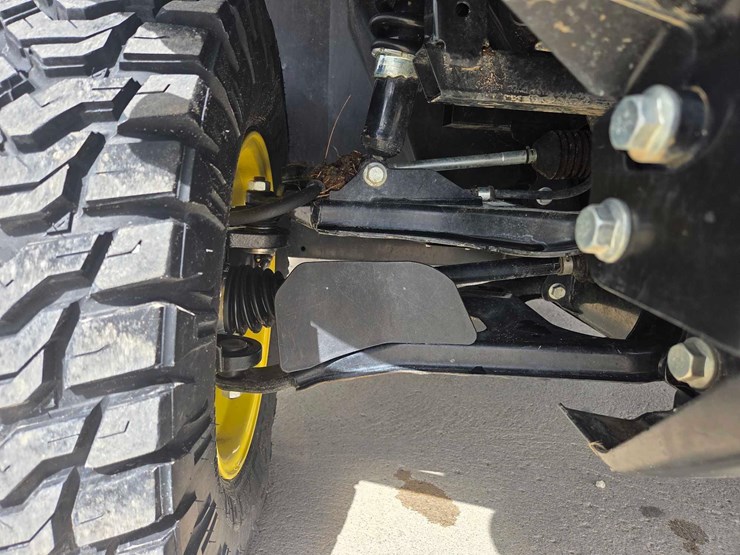 2024-john-deere-gator-image-40