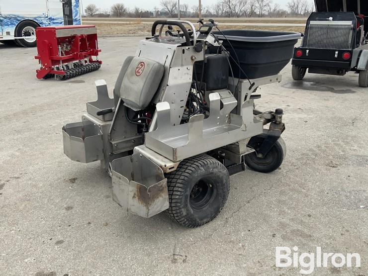 2016-massey-ferguson-730-image-1