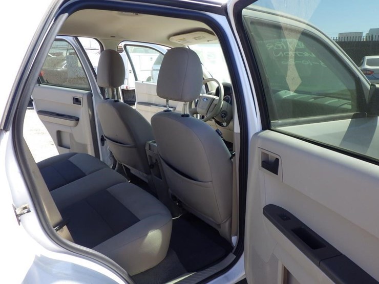 2008-ford-escape-image-8