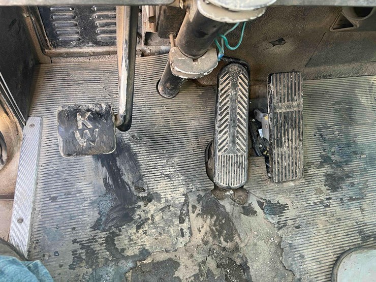 1995-kenworth-t800b-image-16