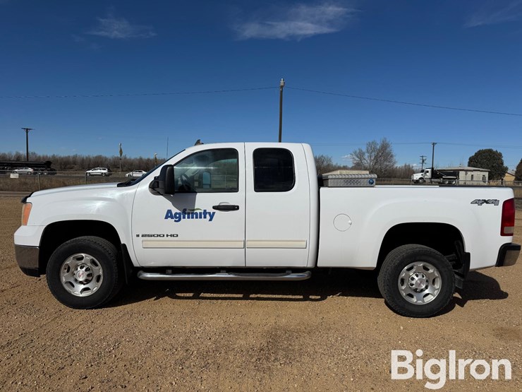 2007-gmc-sierra-2500-image-8