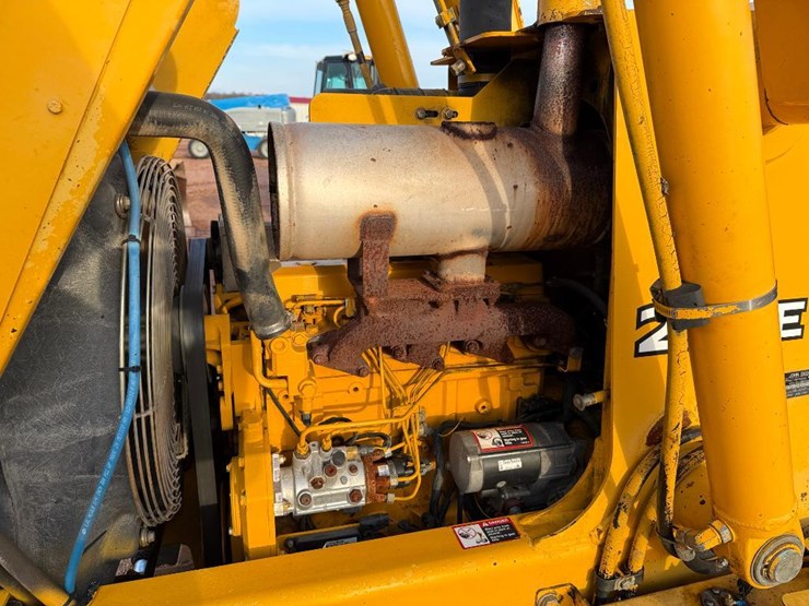 deere-210le-image-29