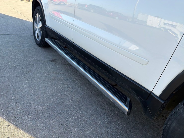 2010-gmc-acadia-slt-image-15