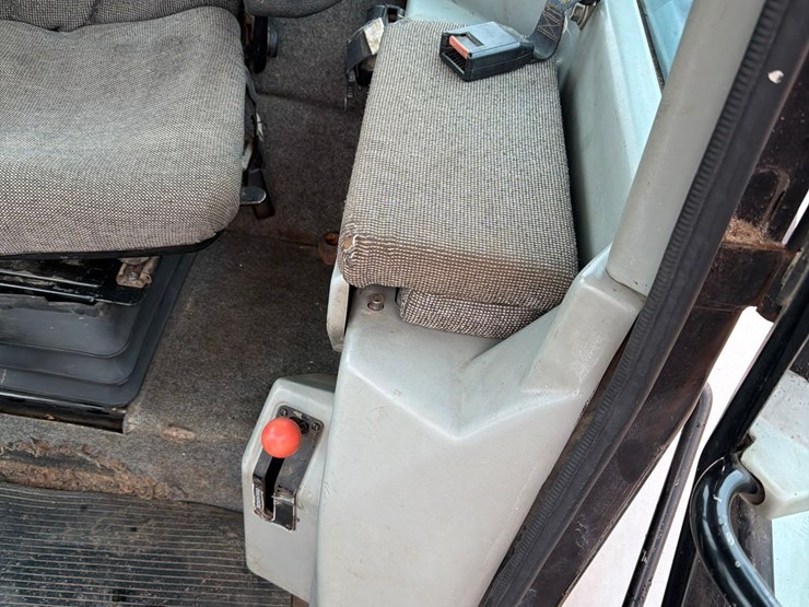 agco-white-6145-image-38