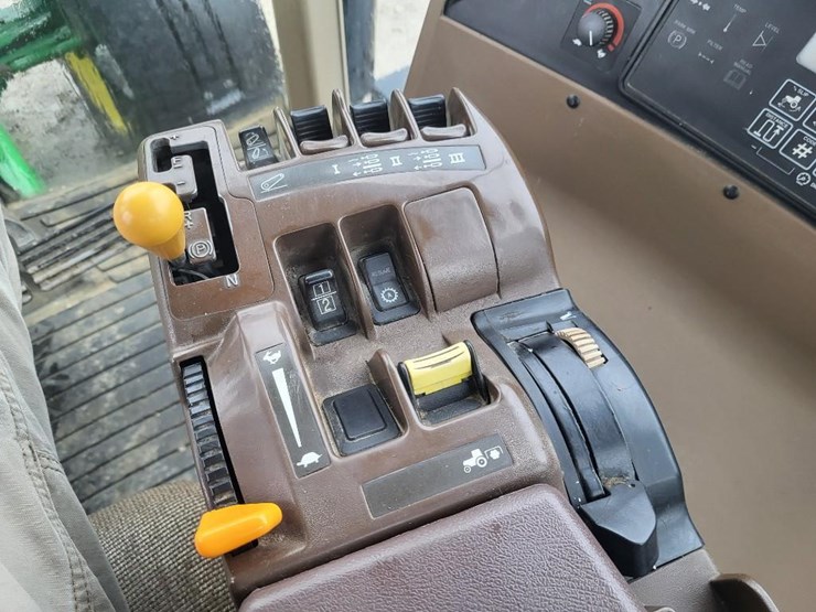 2002-john-deere-8120-image-64