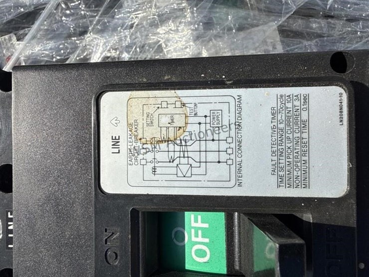 pallet-of-asst-large-breakers-image-10