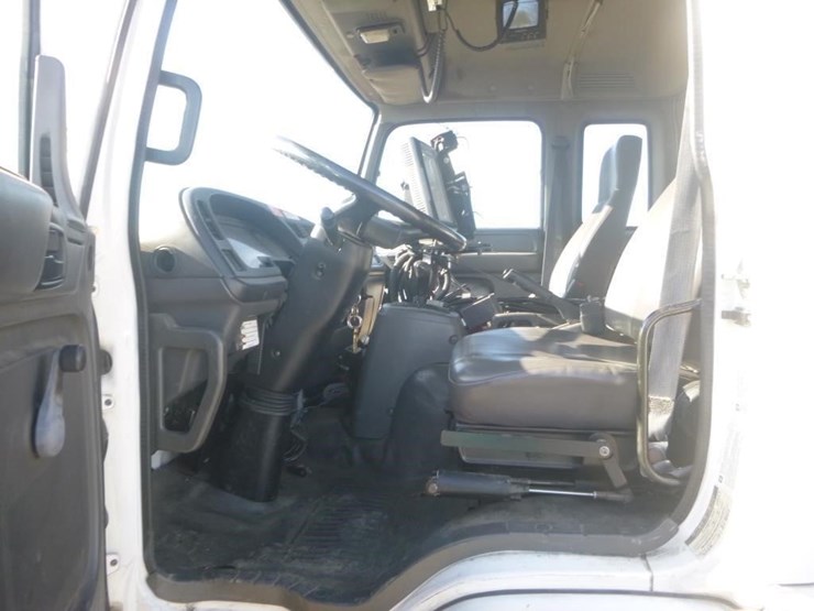 2002-gmc-t6500-image-12