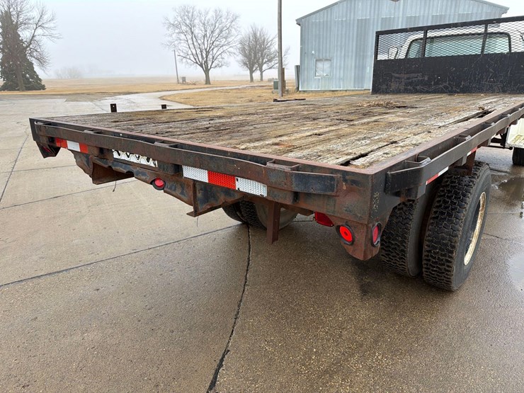 1990-ford-f700-image-28