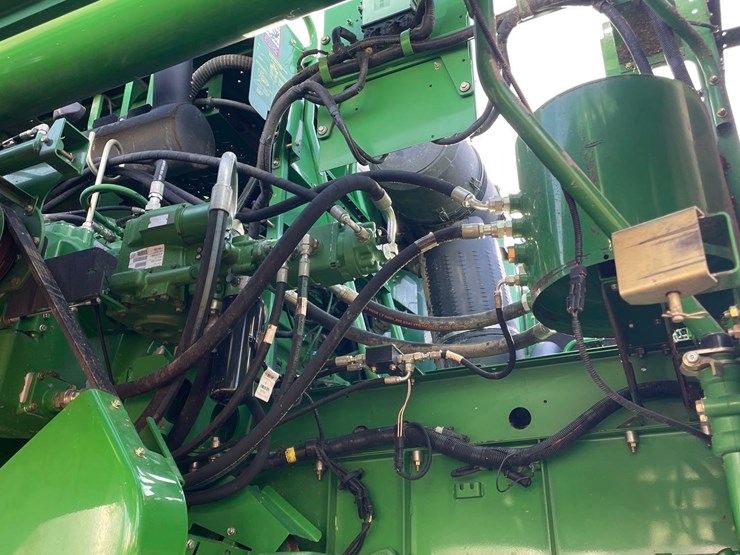 2007-john-deere-9560-sts-image-42