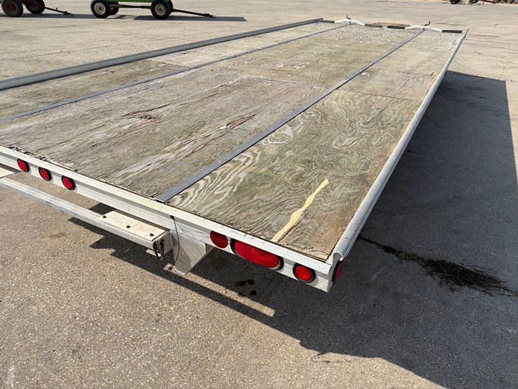 2005-newman-100”-x-22ft-snowmobile-trailer-image-21