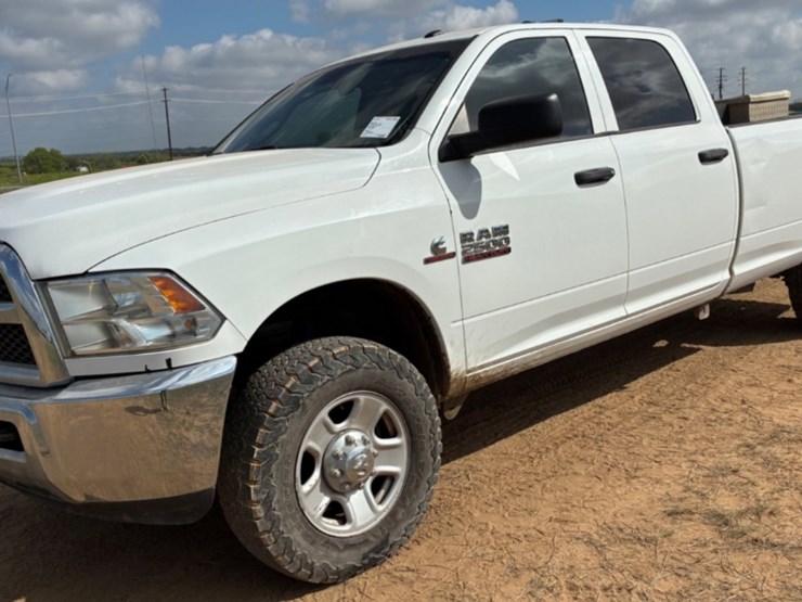 2018-dodge-2500-image-1