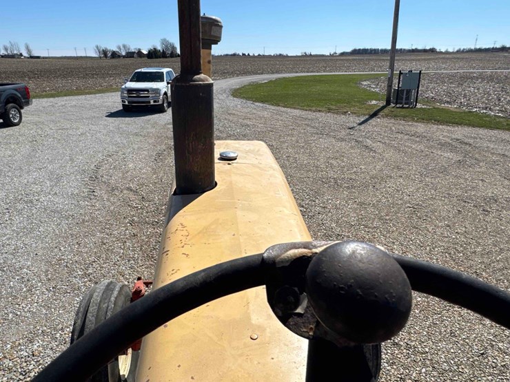 case-1030-comfort-king-tractor,-diesel,-wide-front,-18.4-34-tires,-5-front-weights,-2-remotes,-3pt.,-image-31