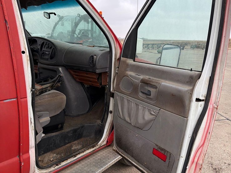 1997-ford-e350-image-57