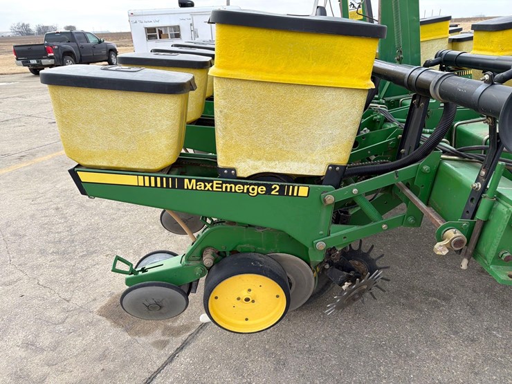 john-deere-7200-image-30