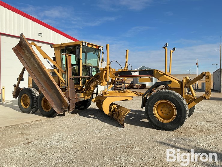 1998-caterpillar-160h-image-3