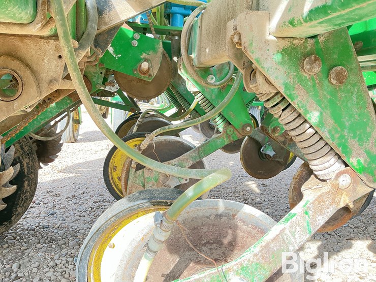john-deere-7200-image-15