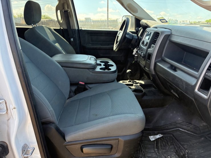 2018-dodge-2500-image-6