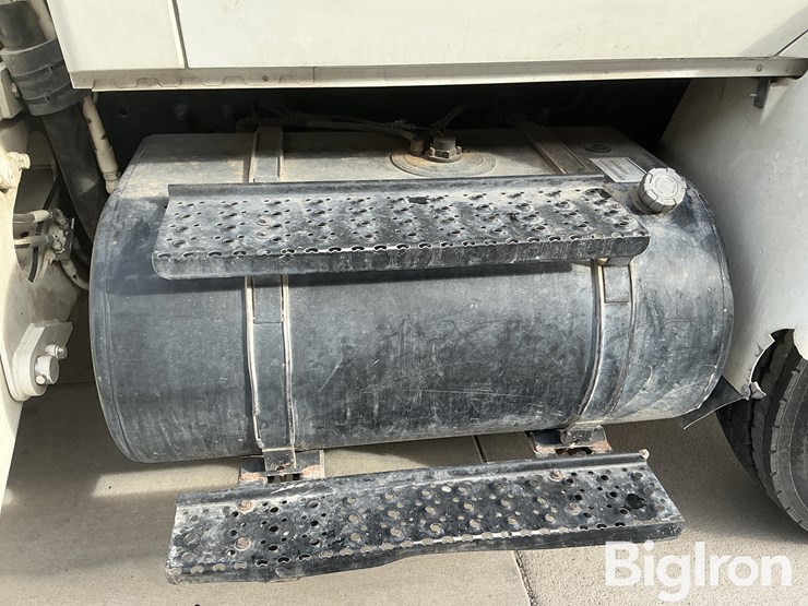 2005-international-durastar-4400-image-18