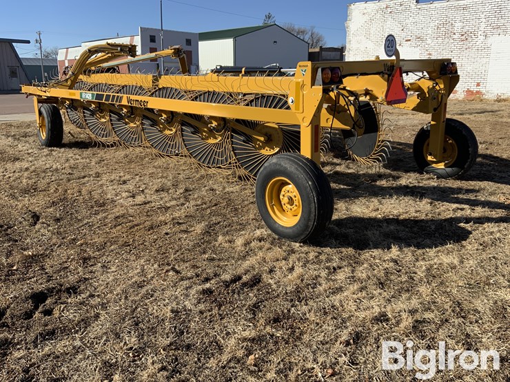 2022-vermeer-vr1428-image-7