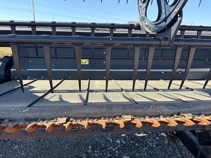 2013-case-ih-2152-image-11