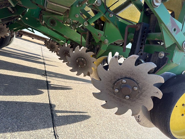 john-deere-7200-image-18