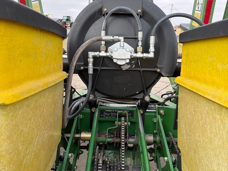 john-deere-7200-image-36