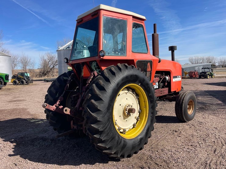 allis-chalmers-7040-2wd-tractor-image-4