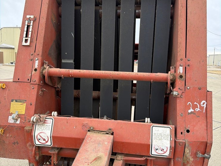 hesston-5540-image-26